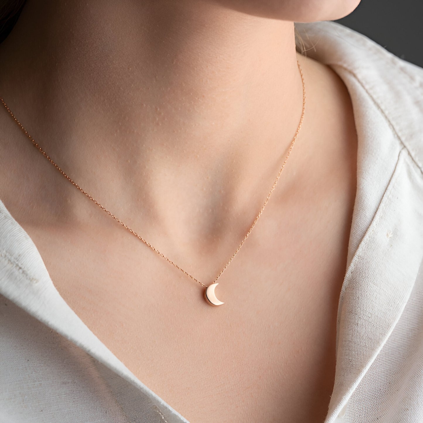 COLLIER LUNE EN OR