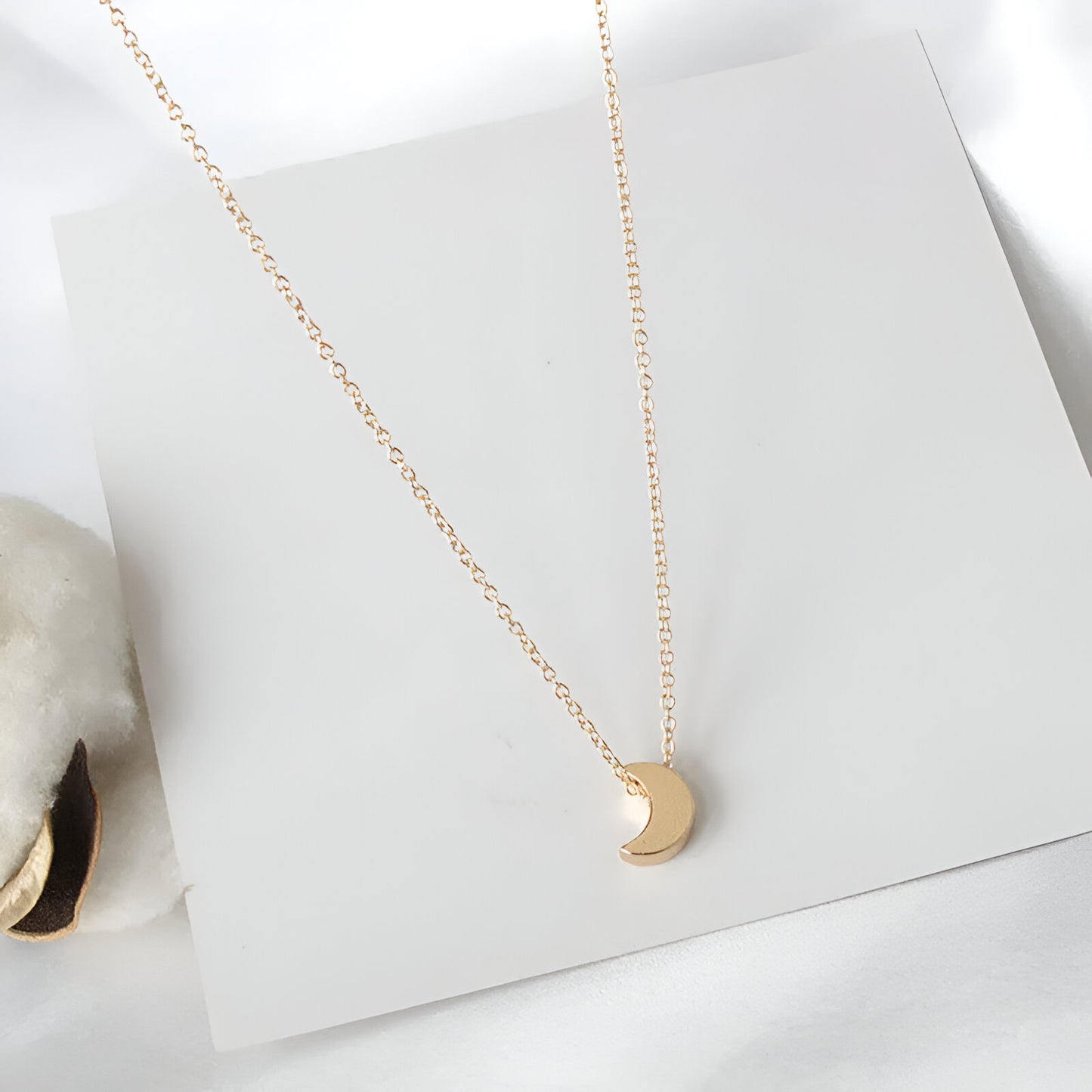 COLLIER LUNE EN OR