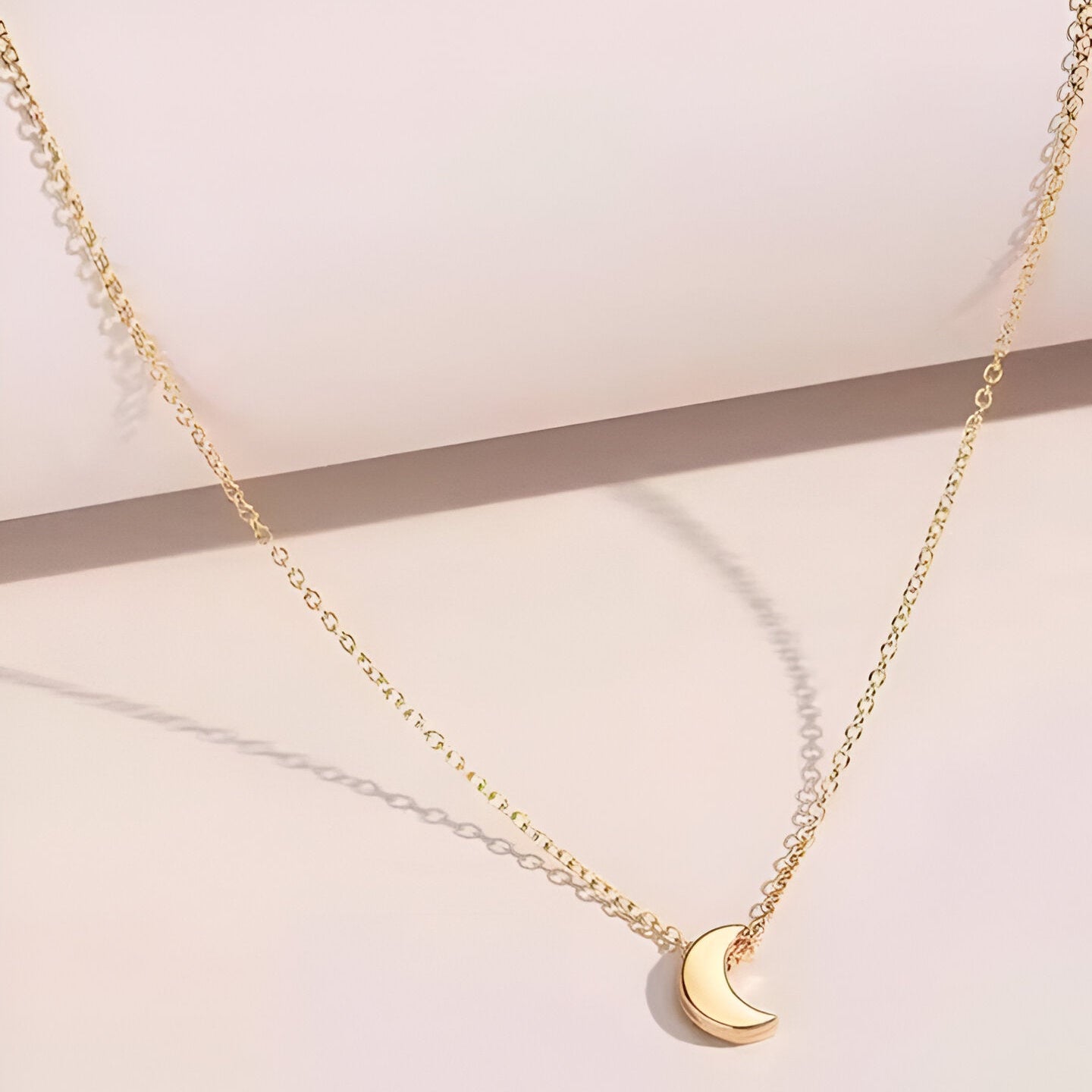 COLLIER LUNE EN OR