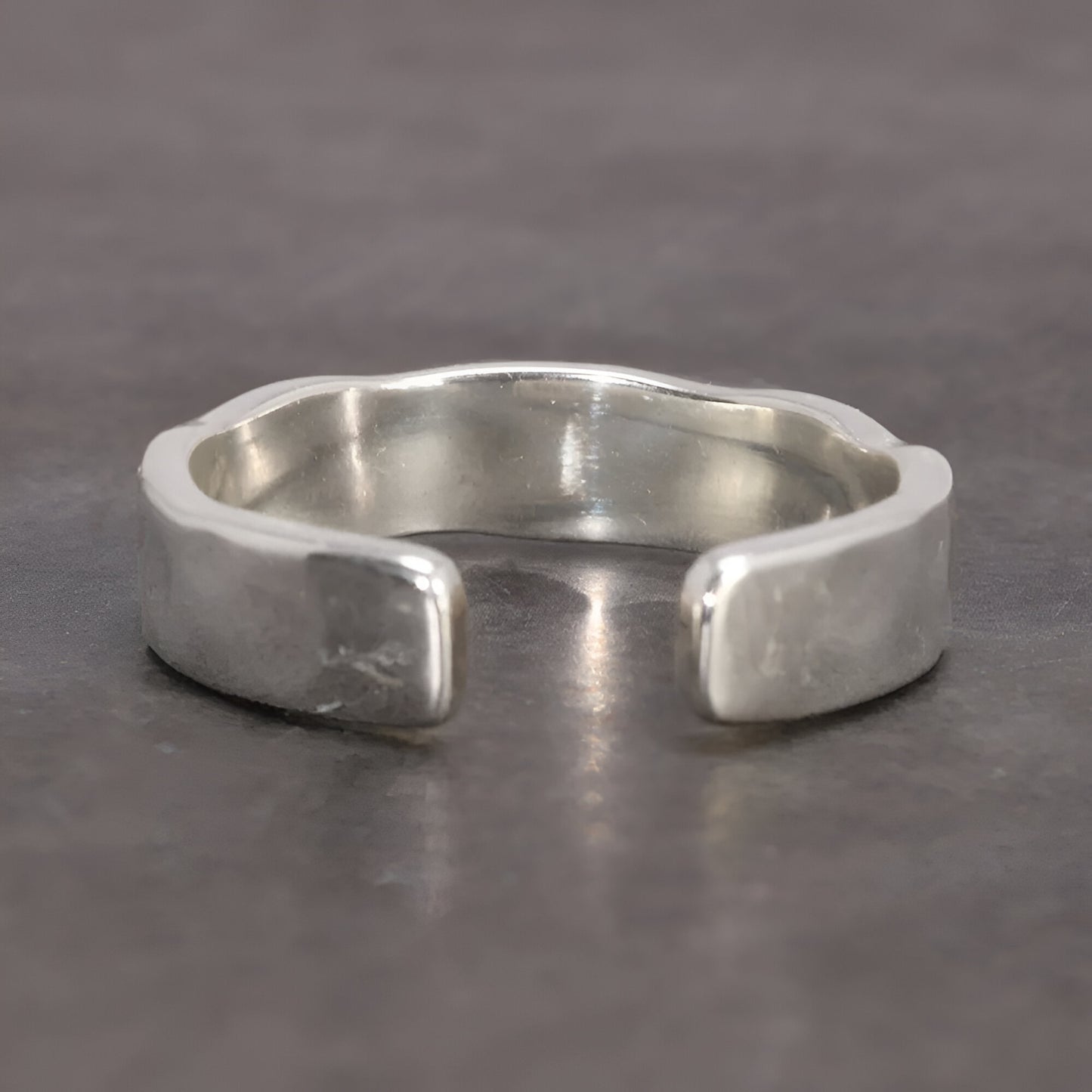 BAGUE OUVERTE SCULPTÉE 925