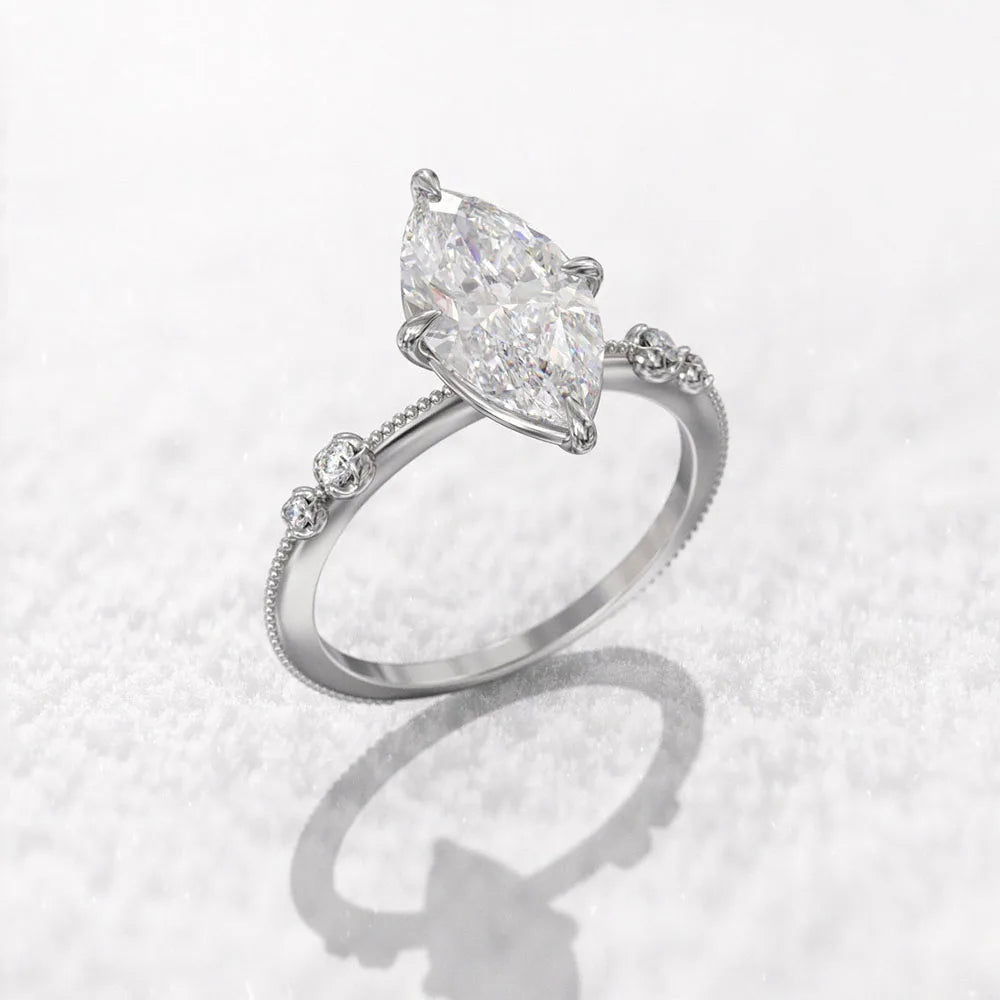 BAGUE DIAMANT OVALE EN ARGENT