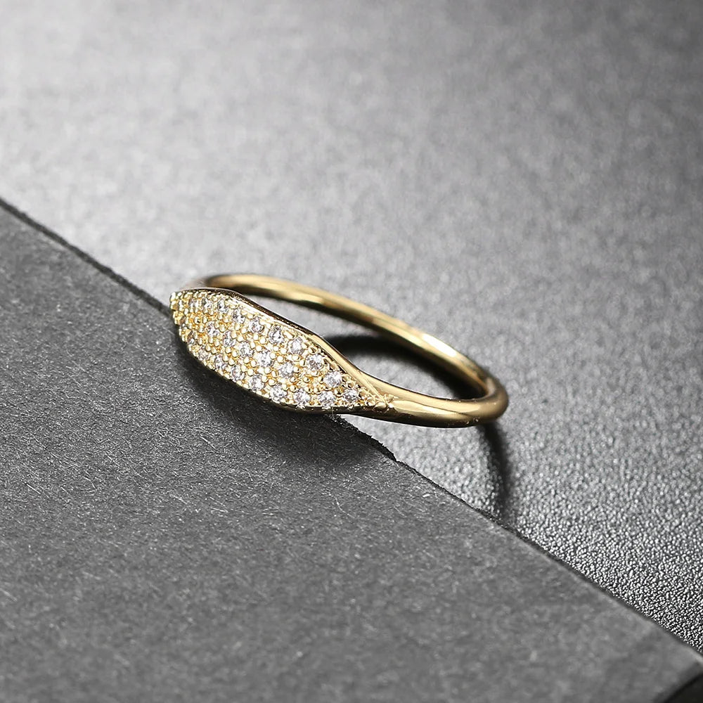 BAGUE PAVAGE DE CRISTAUX EN OR
