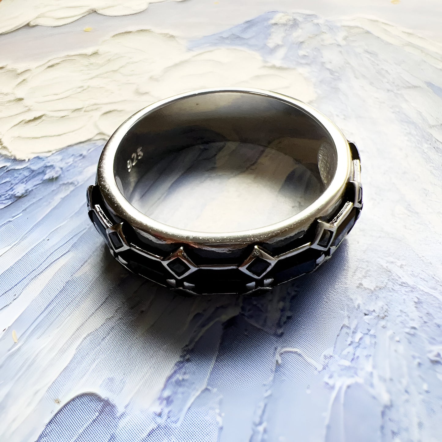 BAGUE MOTIF ARCHITECTONIQUE EN ARGENT OXYDÉ