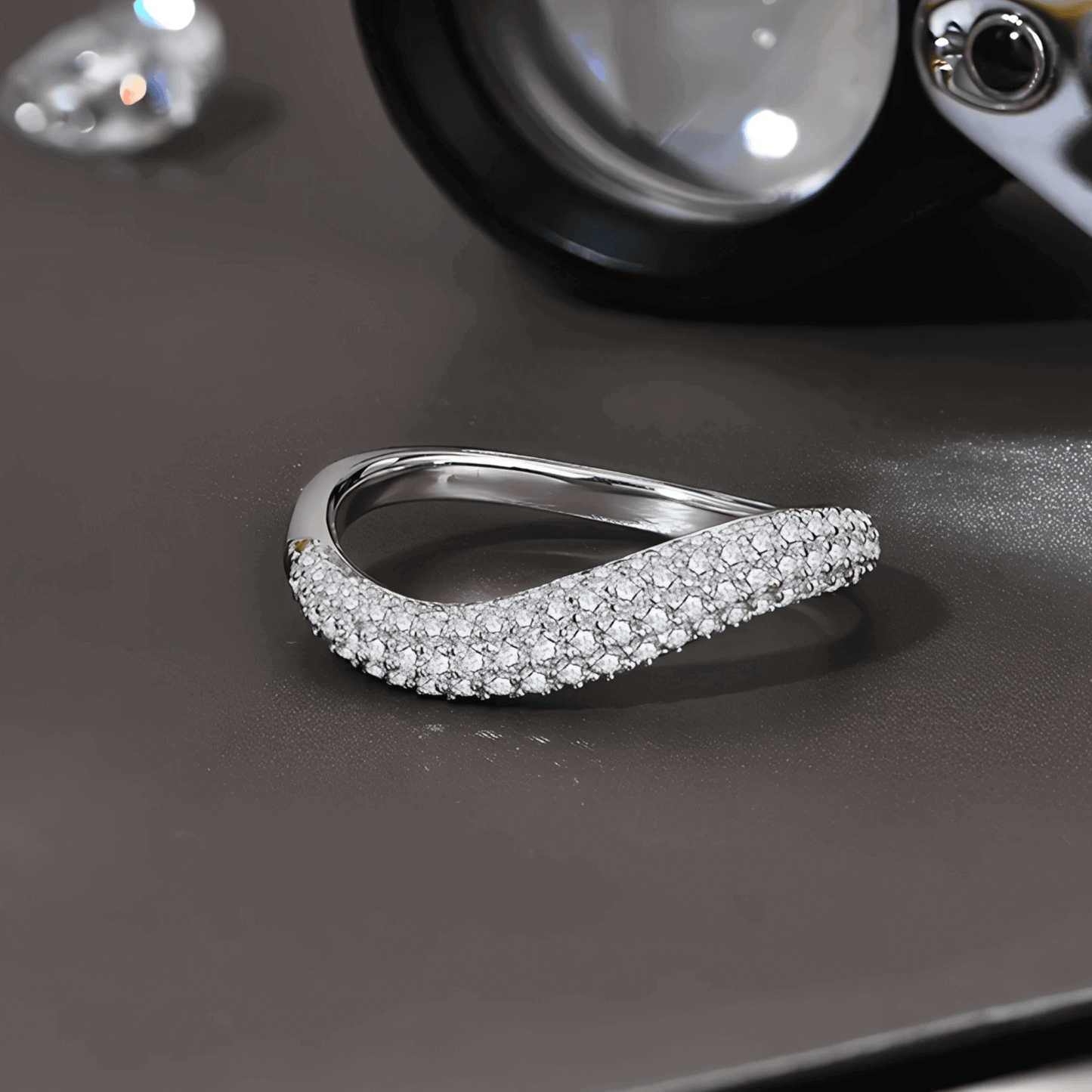 Alliance courbée plaquée or blanc 14K et diamants, argent 925 pavec moissanite éclatante -bague pour femme qui se marie