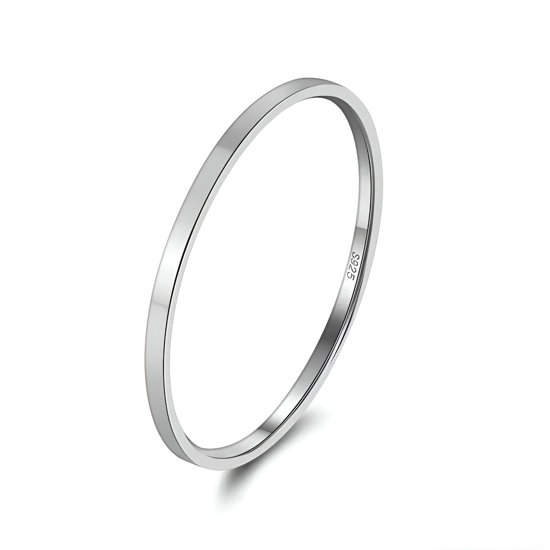 Alliance fine épure de 1mm variante or blanc sur fond blanc.