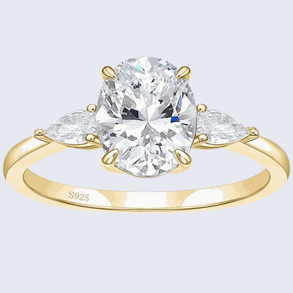 Bague scarabée de diamant en or 14K sur fond gris – bijou de fiançailles éclatant en zircon cubique – La Petite Rebelle
