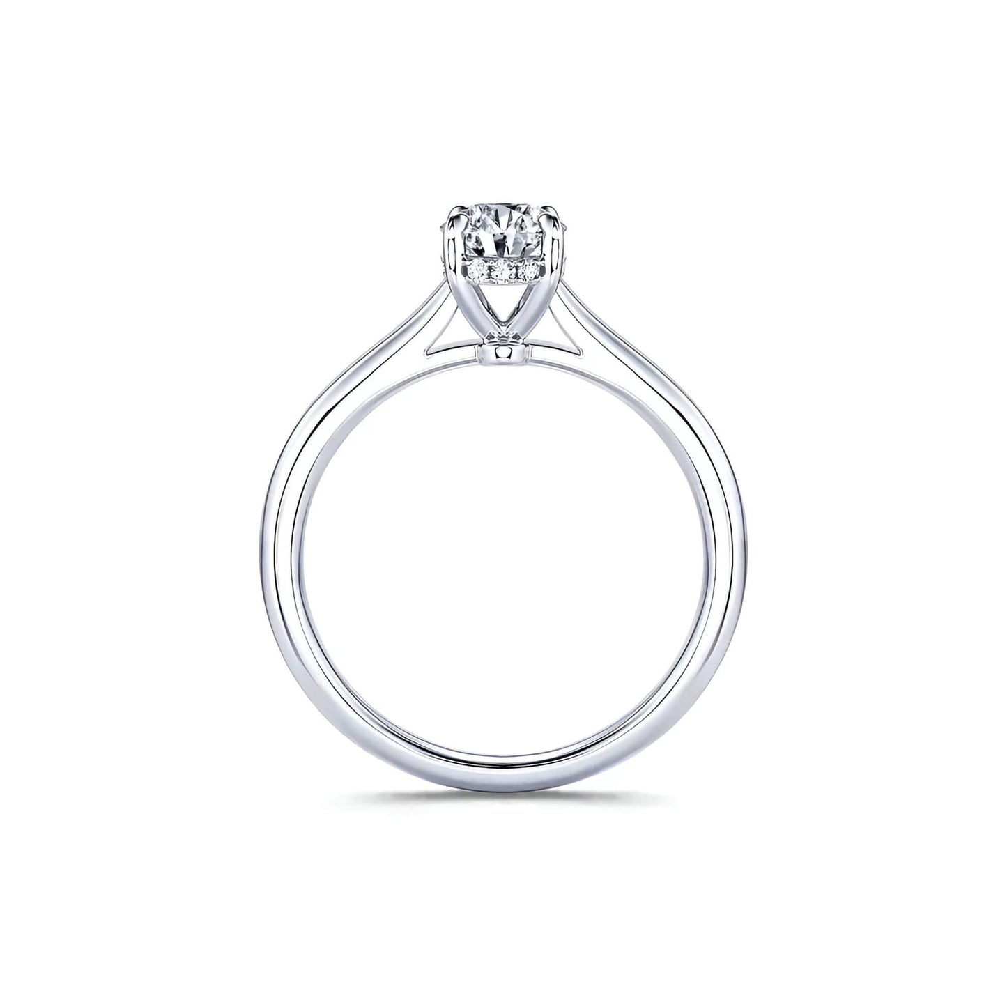Bague solitaire multi-diamants en argent vue latérale sur fond blanc.