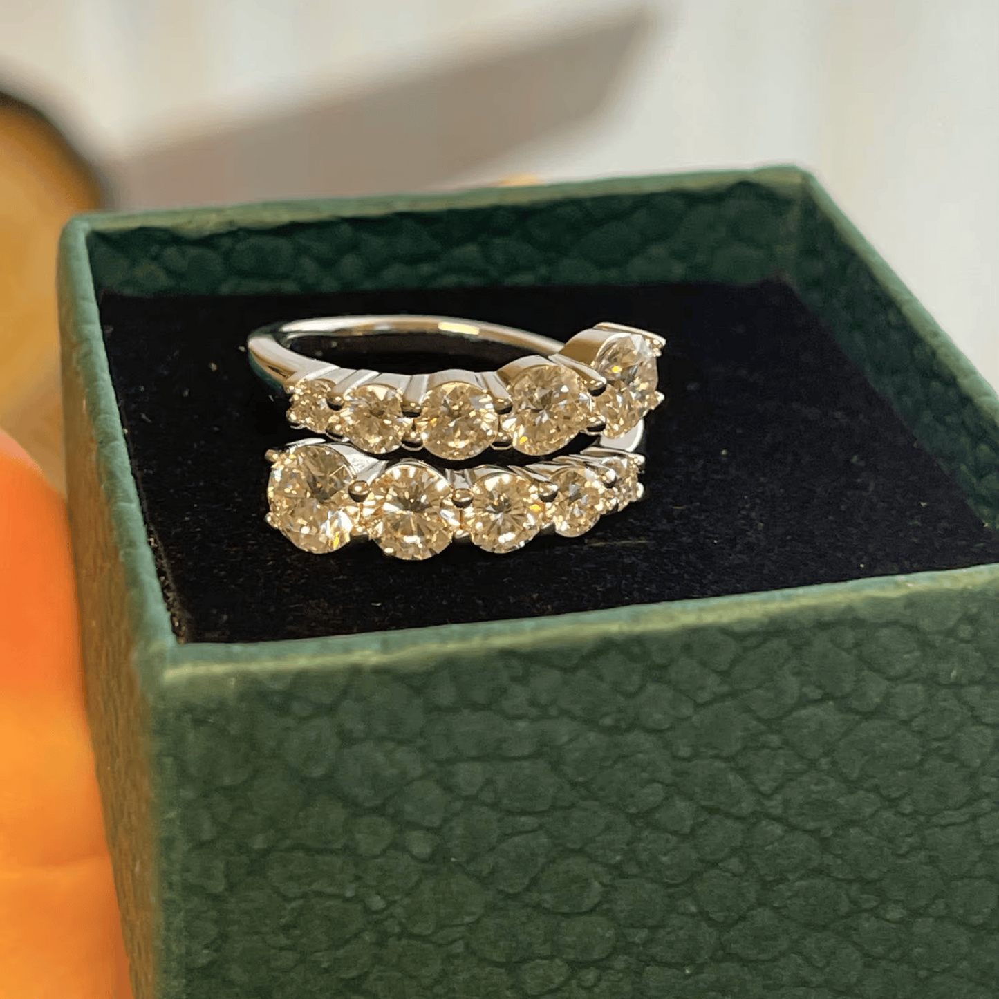 Bague ouverte en argent sterling 925, alignement de diamants en moissanite sur écrin luxueux, un cadeau parfait pour un moment précieux - La Petite Rebelle