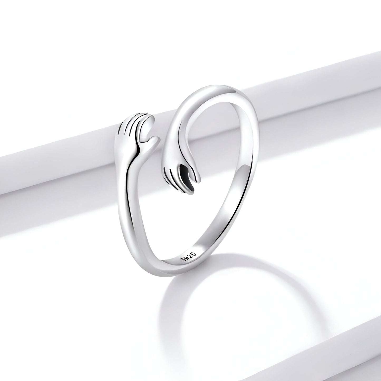 Bague ouverte en argent sterling 925, vue de côté, design enlacement chic, plaqué 14K – accessoire élégant pour les femmes audacieuses - La Petite Rebelle