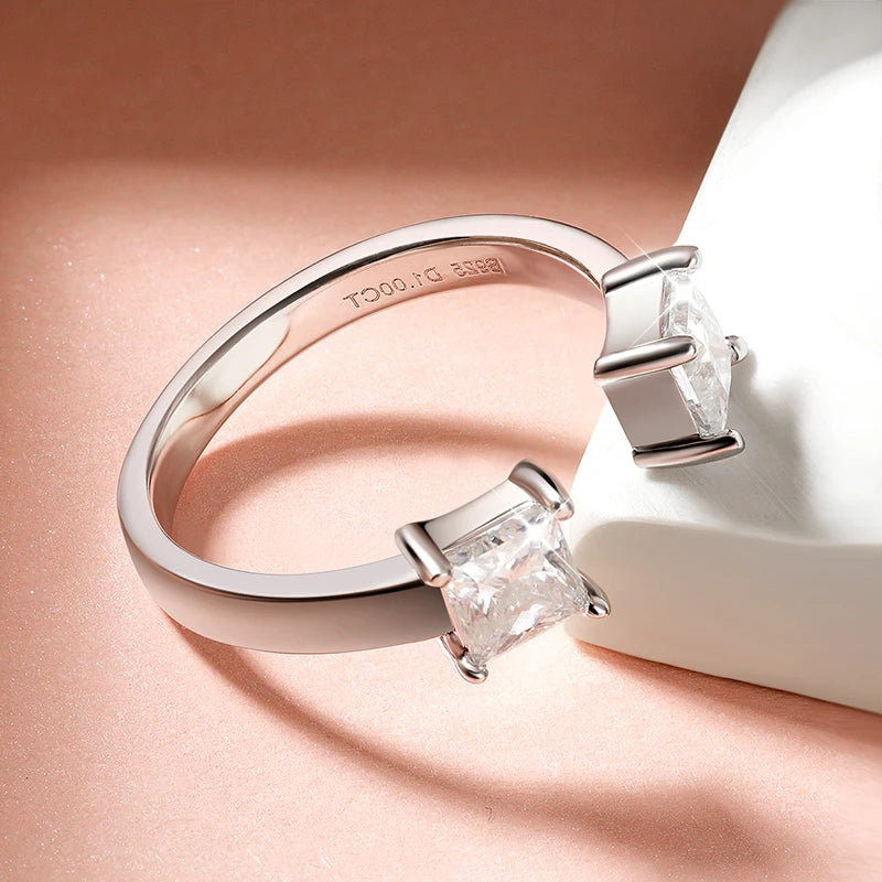 Bague ouverte en or duo de moissanites cubiques, design raffiné en argent sterling 925 et plaqué or blanc 18K - la petite rebelle