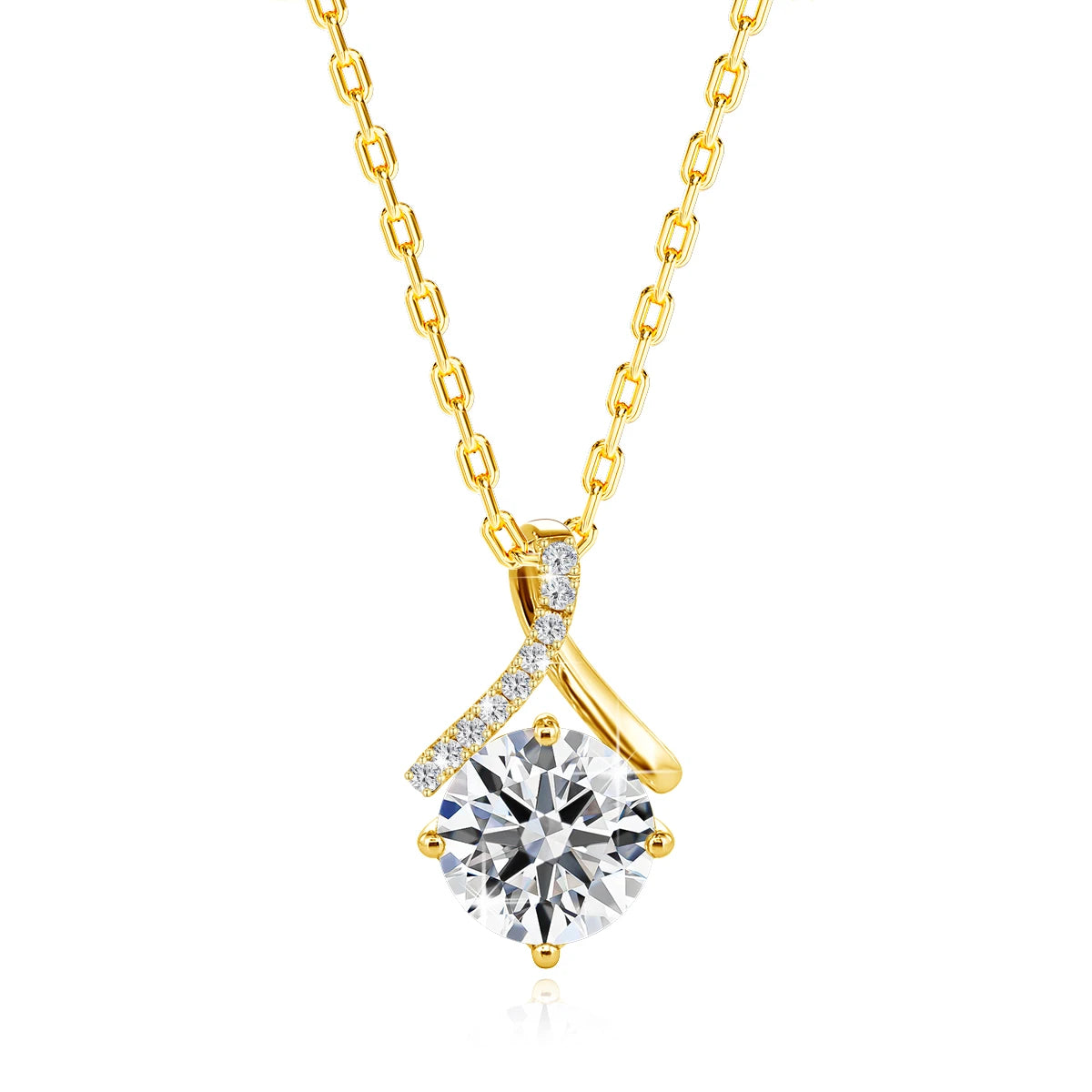Pendentif solitaire en or jaune et diamants synthétiques et naturels sur  fond blanc.