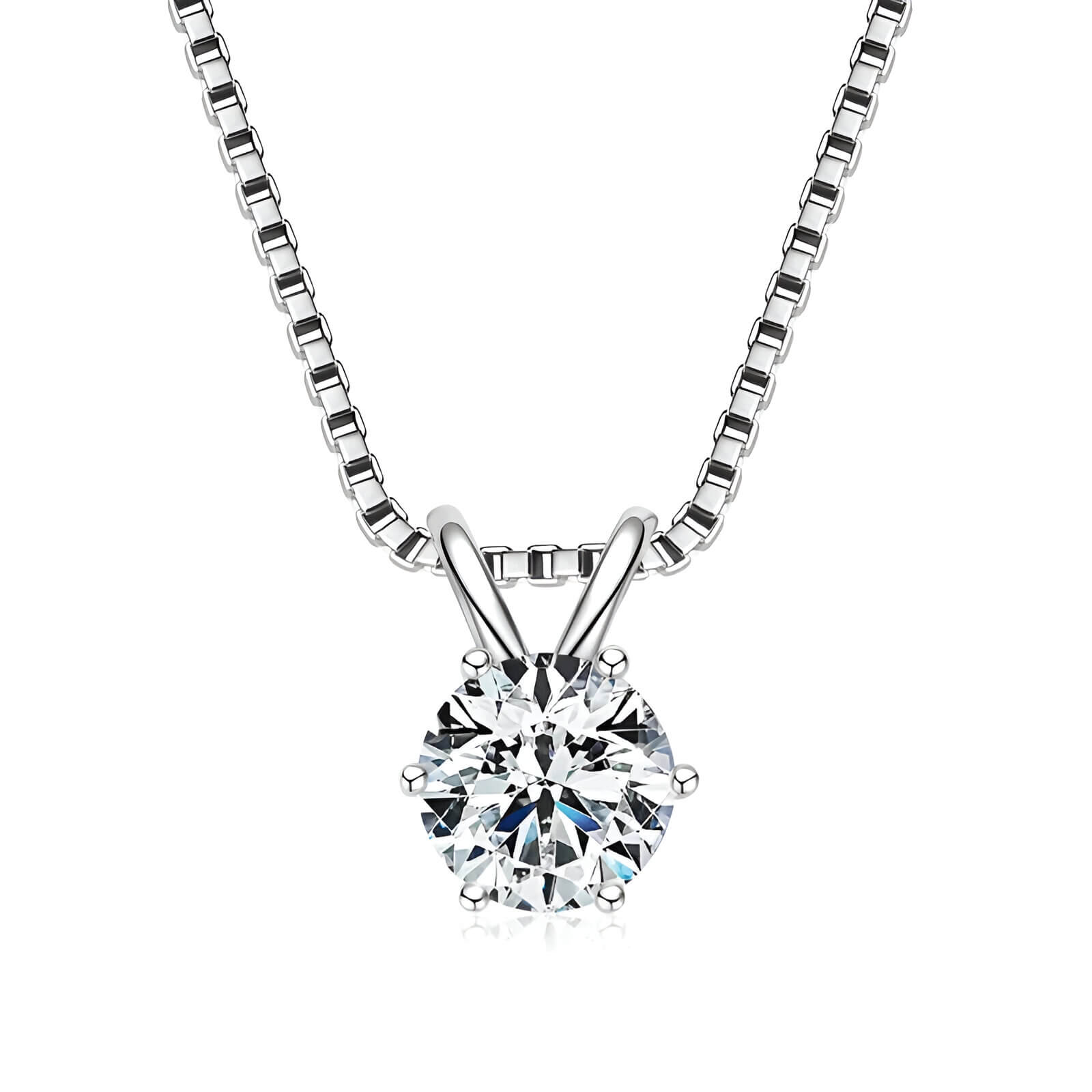 Collier pendentif solitaire en or blanc et diamant synthétique sur fond blanc.