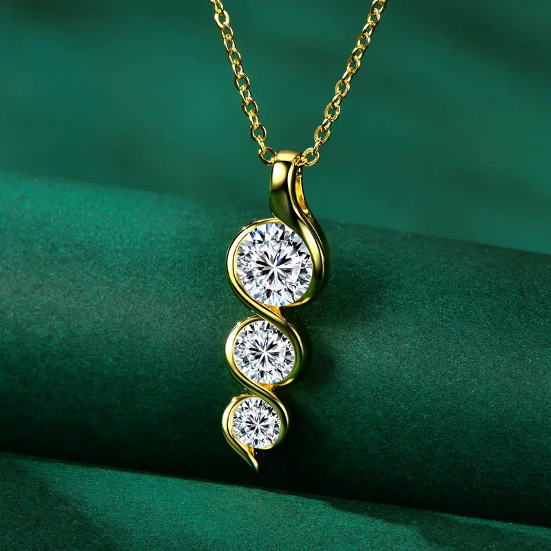 Pendentif torsadé en or jaune et diamants synthétiques vue de face.