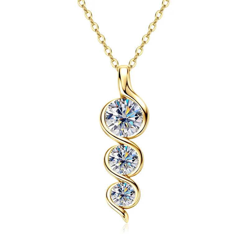Pendentif torsadé en or jaune et diamants synthétiques sur fond blanc.