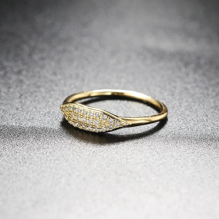 BAGUE PAVAGE DE CRISTAUX EN OR