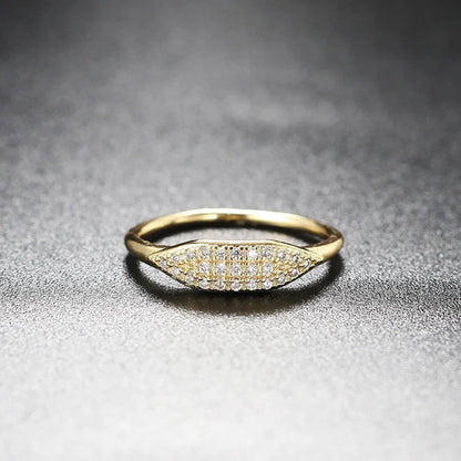 BAGUE PAVAGE DE CRISTAUX EN OR