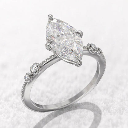 BAGUE DIAMANT OVALE EN ARGENT