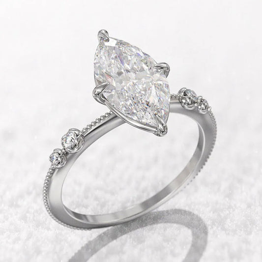 BAGUE DIAMANT OVALE EN ARGENT