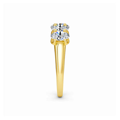 Alliance cinq pierres Emylia en or jaune 14K et diamants étincelants taille ovale vue de profil.