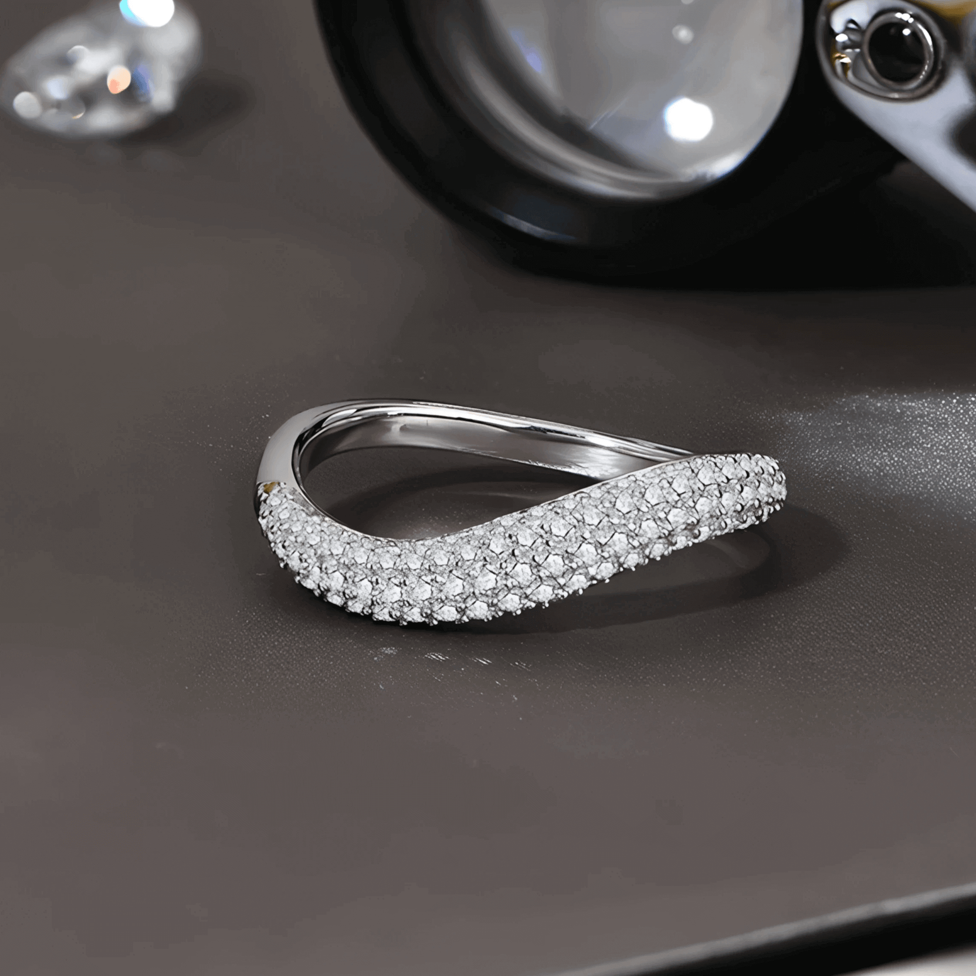 Alliance courbée plaquée or blanc 14K et diamants, argent 925 pavec moissanite éclatante -bague pour femme qui se marie
