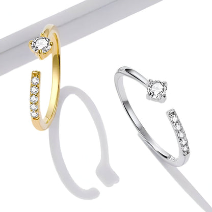 Variantes de l'alliance de mariage ouverte halomira en argent 925 plaqué or jaune ou plaqué or blanc et diamants scintillants debout.