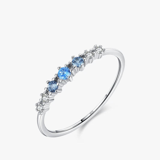 Sublime alliance demi tour en diamant zirconium et or blanc 14K, bague en argent 925 pour femme vue de 3/4
