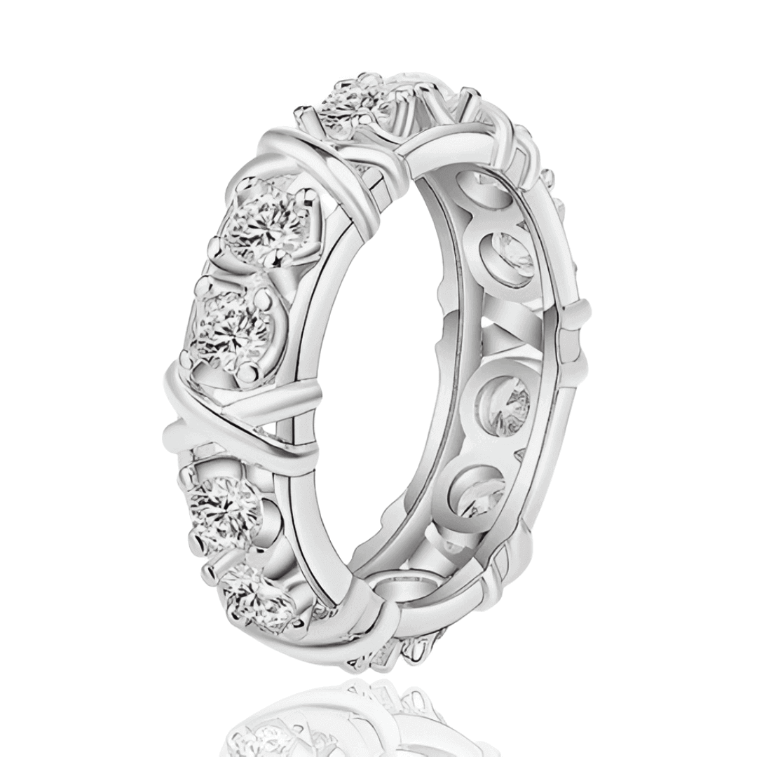 Alliance Paire de Moissanite variante or blanc sur fond blanc.