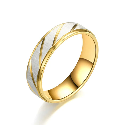 Alliance Couple en acier doré variante 6mm pour homme sur fond blanc.