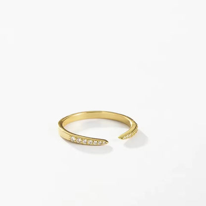 Alliance ouverte pointu en or jaune et diamants naturels à plat.