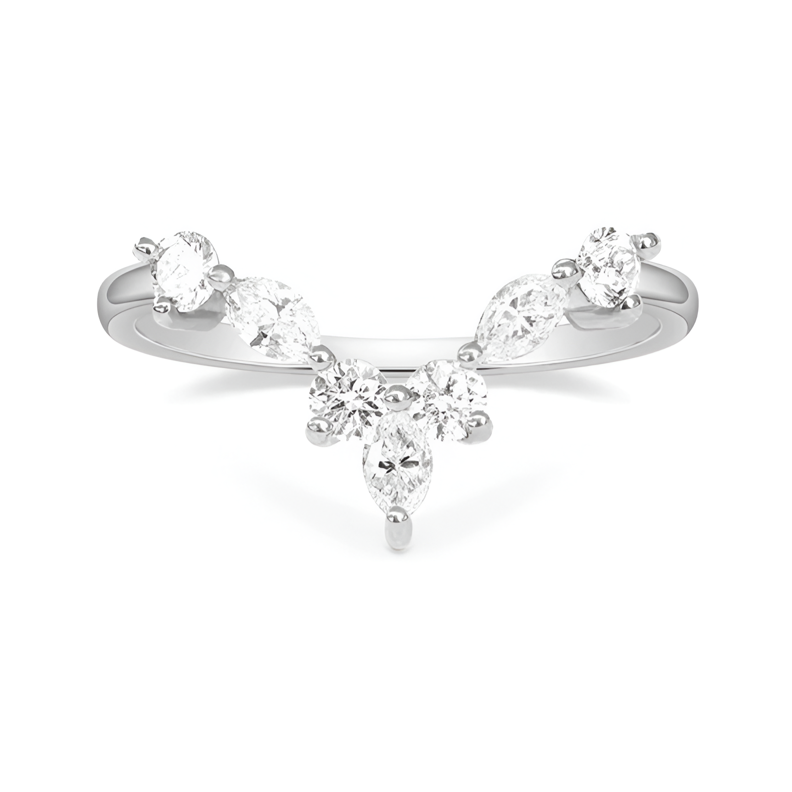 Alliance Pont de Cristaux zirconium pour femme vue de face. Bague en or blanc 14K parfaite pour un mariage.