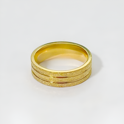 Alliance ruban en acier inoxydable et or jaune à plat.