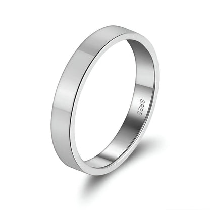 Alliance statement épaisse 3mm en argent 925 plaqué or blanc sur fond blanc.