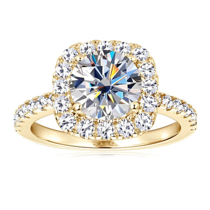 Bague auréole de pierres Moira en argent 925 plaqué or jaune et diamants sur fond blanc.