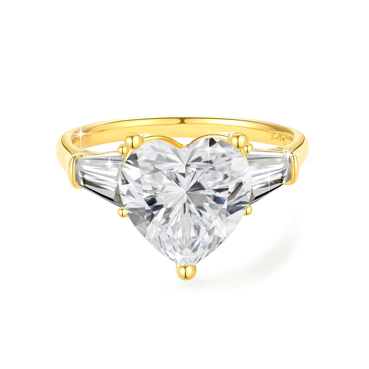 Bague de fiançailles cœur 3ct triple diamants Irit en or jaune 14K sur fond blanc.