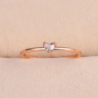 Bague de fiançailles en or rosé cœur élégant dans son écrin, diamant de zircon cubique, plaquage or rosé 14K, une pièce précieuse et intemporelle - La Petite Rebelle