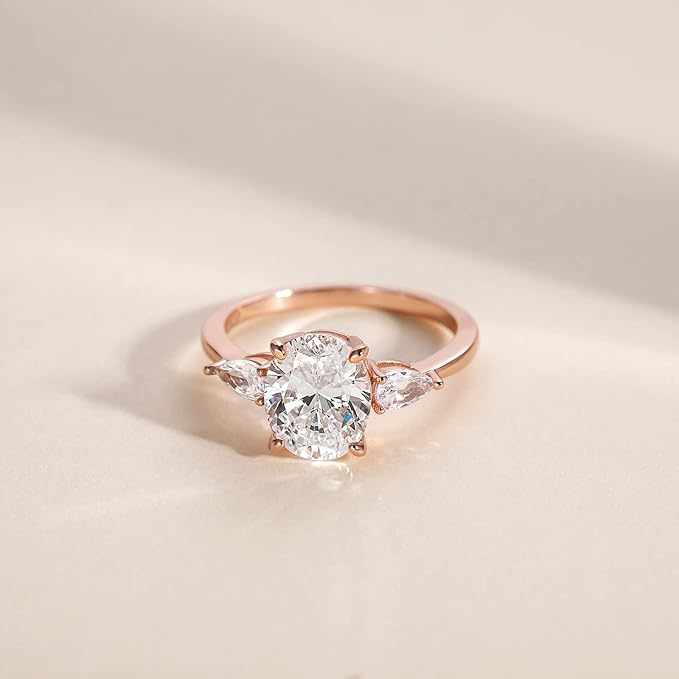 Bague de fiançailles en or rosé scarabée de diamant vue à distance – élégance romantique en zircon et argent plaqué or rosé 14K – La Petite Rebelle