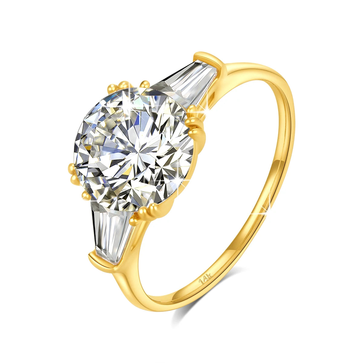 Variante 3CT de la bague de fiançailles triple diamants Moriah en or jaune 14K rayonnant vue de côté.