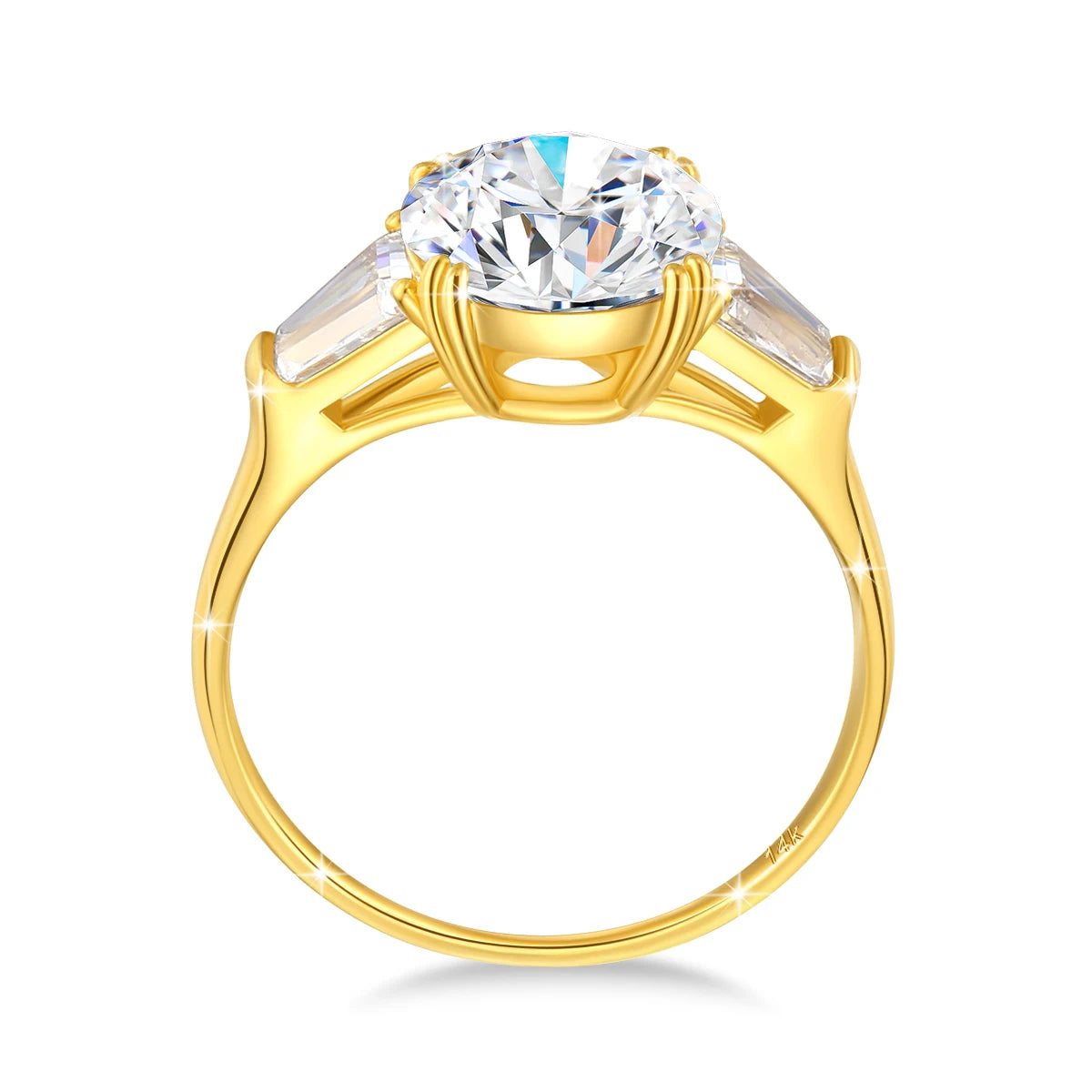 Variante 3CT de la bague de fiançailles triple diamants étincelants Moriah en or jaune 14K vue latérale.