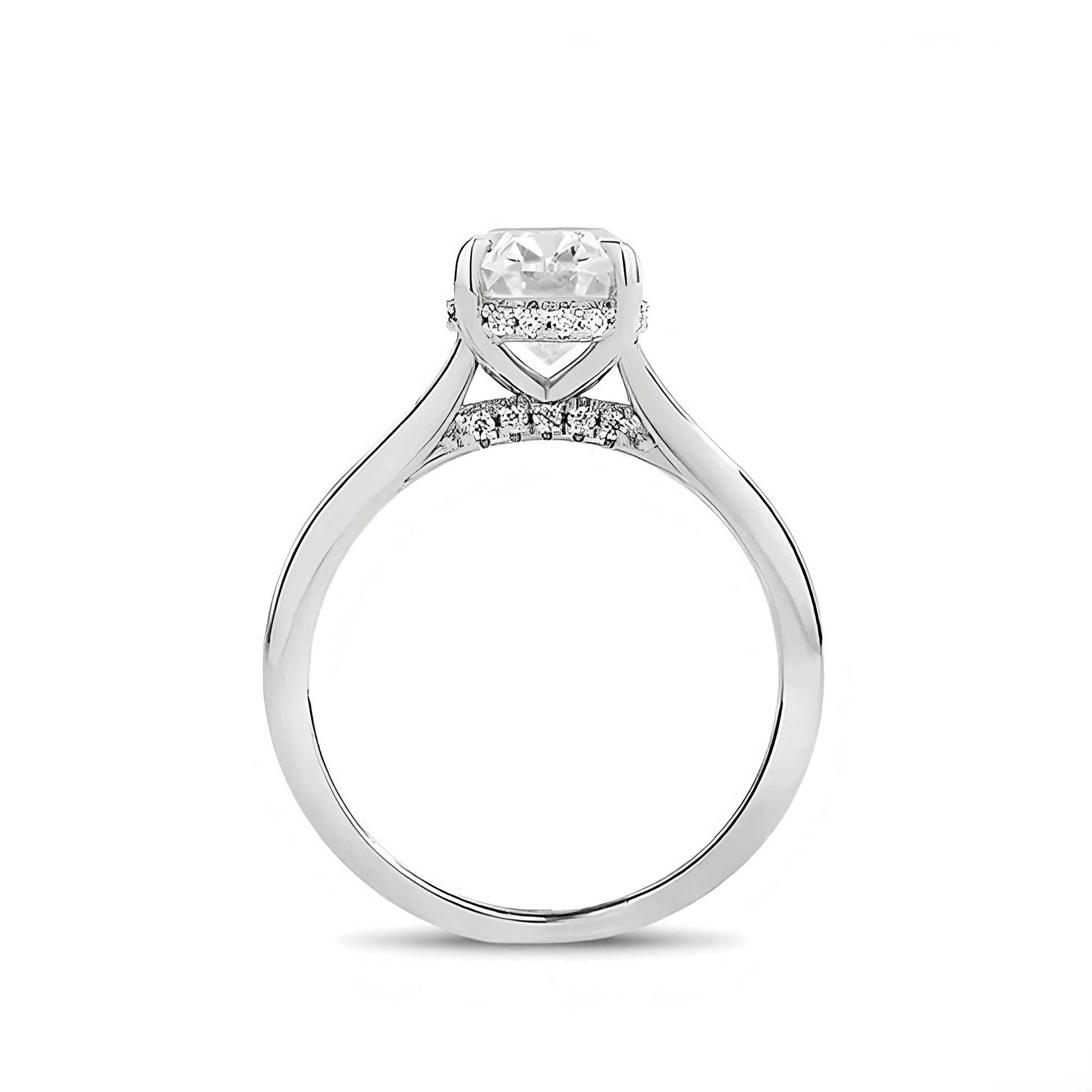 Bague de promesse en argent 925 plaqué or blanc discret et diamant ovale vue latérale.