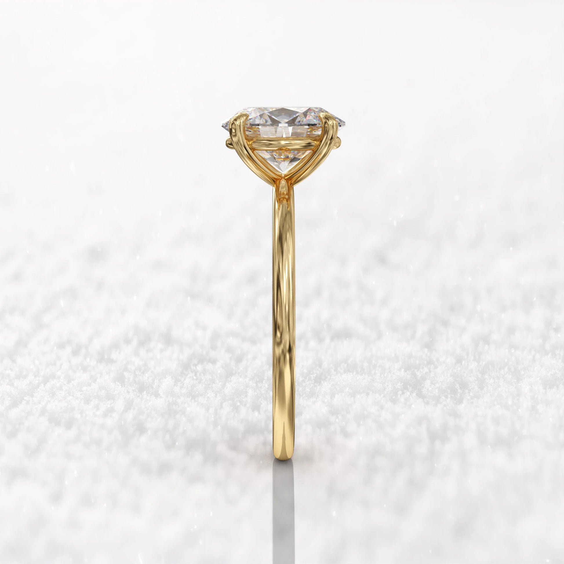 Bague d'engagement fine diamant ovale 3ct scintillant Mira en argent 925 plaqué or jaune vue de profil.