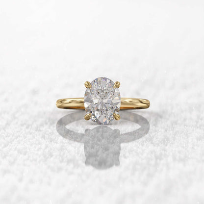 Bague d'engagement fine diamant ovale 3ct Mira en argent 925 plaqué or jaune vue de face.