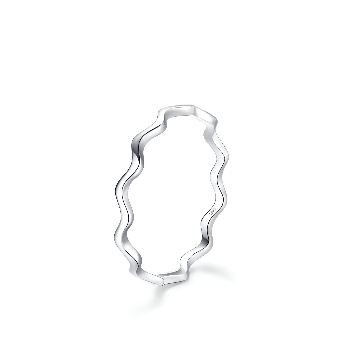 Bague fine ondulée Mélina en argent 925 rhodié sur fond blanc.