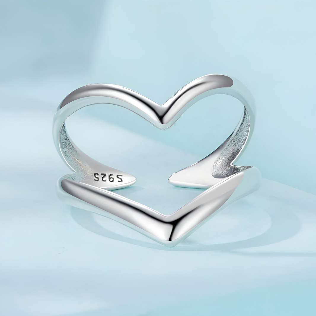 Bague incurvée ajustable en argent 925 plaqué or blanc discret vue de face.