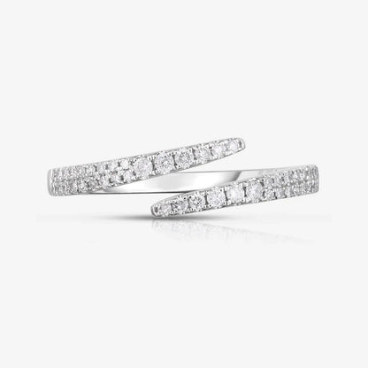Bague ouverte en argent sterling 925 éclat croisé, ornée de zircon et plaquée or blanc 14K, vue de face, design moderne et élégant - La Petite Rebelle