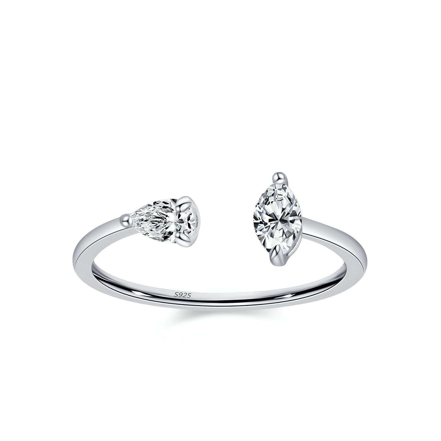 Bague ouverte en argent sterling 925 éclats perpendiculaires avec diamants en zircon, plaquée or blanc 18K, vue de face sur fond blanc. Élégance intemporelle pour sublimer vos mains - La Petite Rebelle