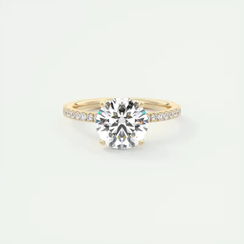 Bague solitaire Artemis en argent 925 plaqué or jaune et diamants étincelants vue de face.