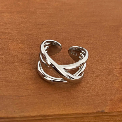 Bague triple croisement ajustable en argent 925 plaqué or blanc délicat vue de face.