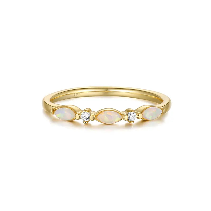 Bague triple opale fine Aurantis en argent sterling 925 plaqué or jaune et diamants vue de face.