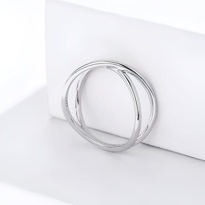 Bague X en argent sterling 925 plaqué or blanc vue latérale.