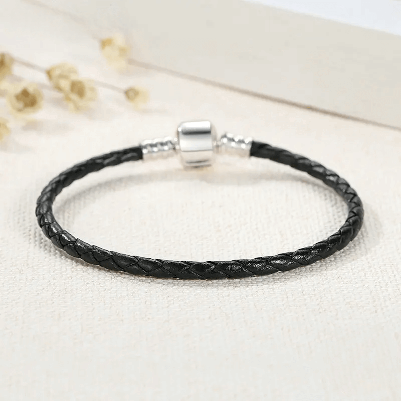 Bracelet clips en argent 925 et cuir noir vue de dos.